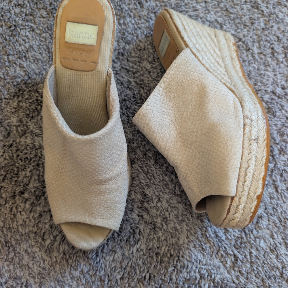 Kanna Women's Beige Espadrille Wedges